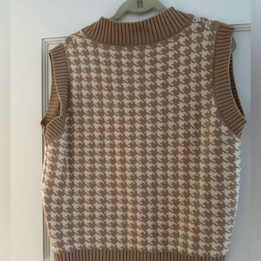 Sweater vest - Picture 2 of 2